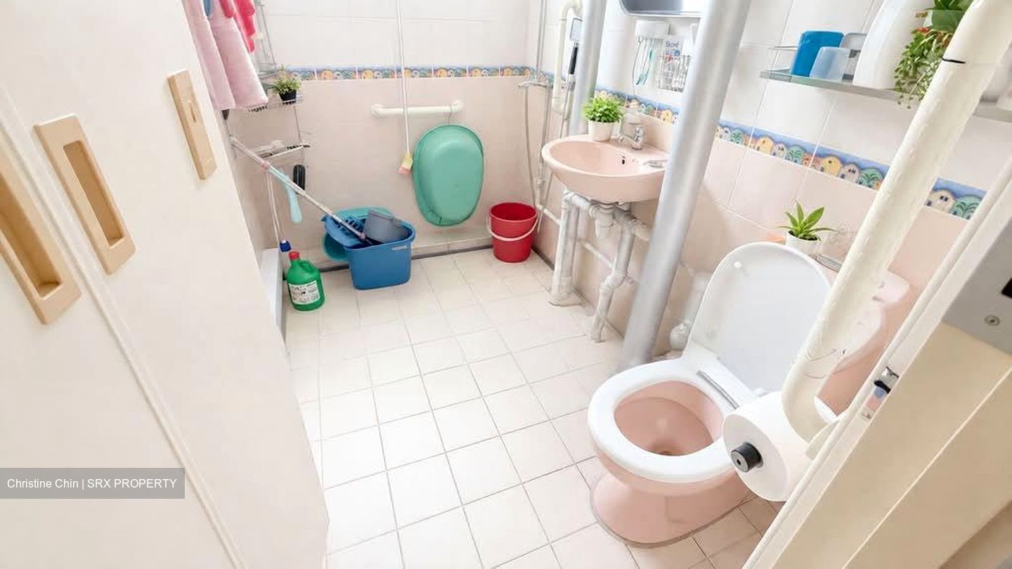 Blk 132 Yio Chu Kang Ville (Ang Mo Kio), HDB 5 Rooms #579212901